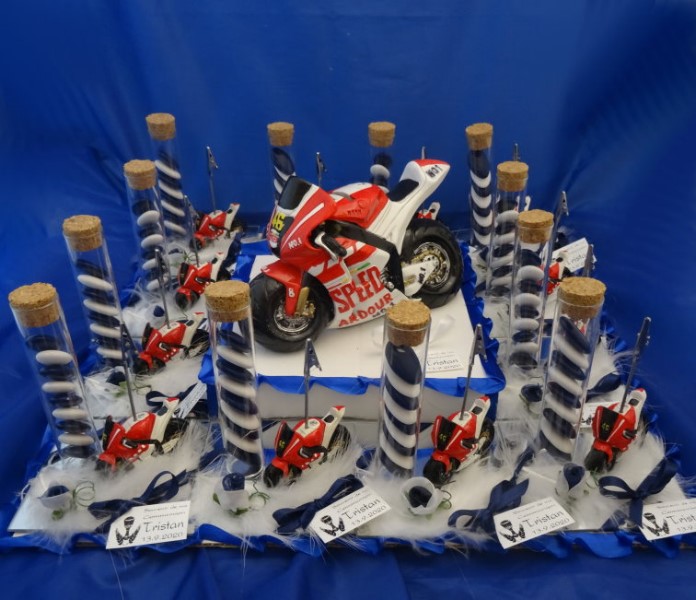 ../Images/plateau ballotin moto rouge communion 9 2020.jpg